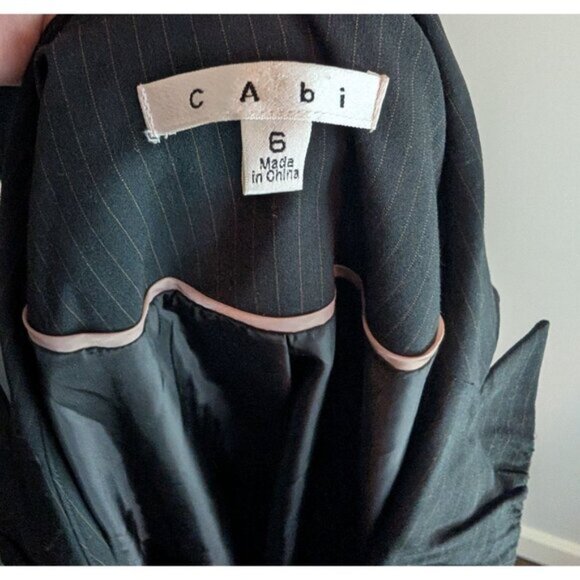 Cabi Pinstripe Ruched Collar Fitted Blazer - Black and Tan - Style 601 - 6 - Picture 5 of 11